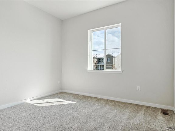 4th image of 13695 Emerald Lake Street