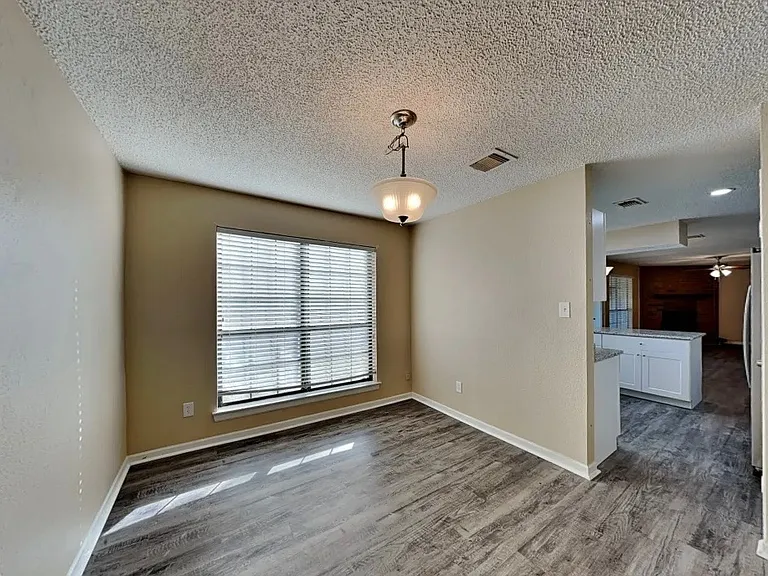 6005 Rocky Point Dr — Photo 10