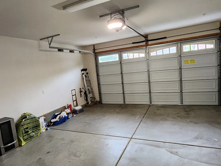 12048 Preston St — Photo 8