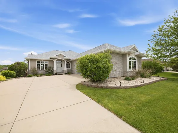 323 Wileman Dr, Edgerton, WI 53534