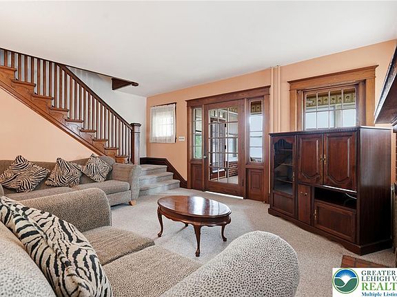 4th image of 7 E Elizabeth Ave