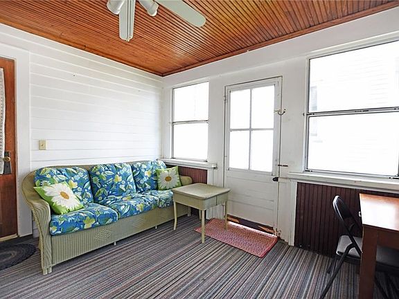 4th image of 24 Hulburt Ave