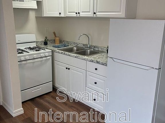 3rd image of 1709 W Marine Ave Unit 1