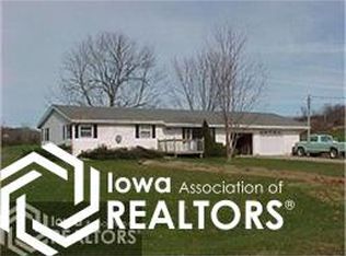 2803 River Rd, Mount Pleasant, IA 52641