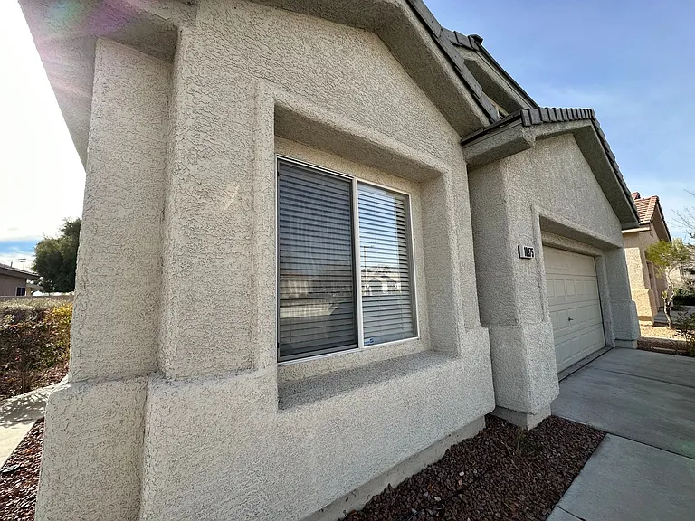 10975 Pumpkin Ridge Ave — Photo 2