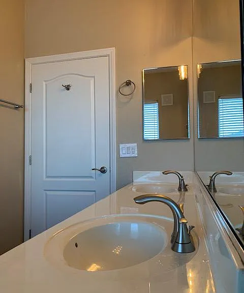 Guest Bathroom View 4