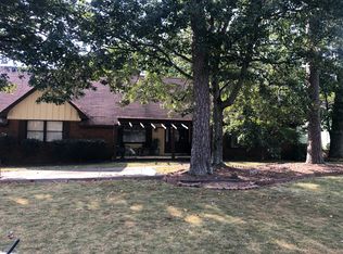 1320 Stonehedge Dr, Birmingham, AL 35235