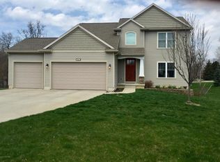 510 Cedarwood Dr, Dewitt, MI 48820