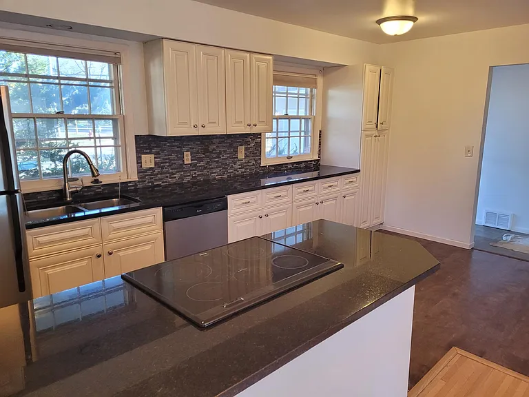 6016 Tamarac Ave — Photo 3