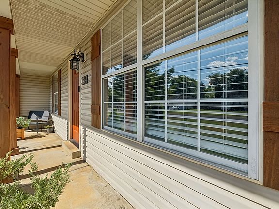 2nd image of 1214 Mahogany Trl