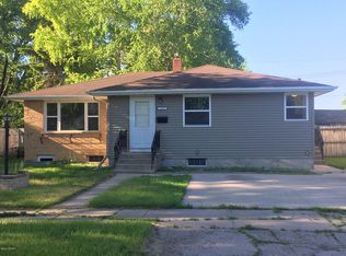 1821 1st Ave N, Grand Forks, ND 58203