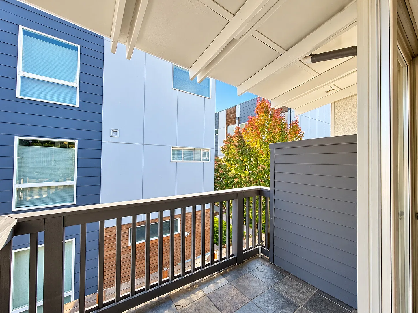 2 bed, 850 sqft, $1,800 — Photo 2