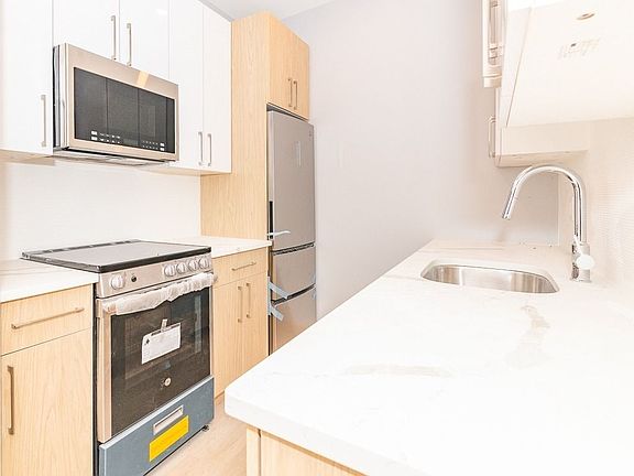 2nd image of 814 Macon St #3CC