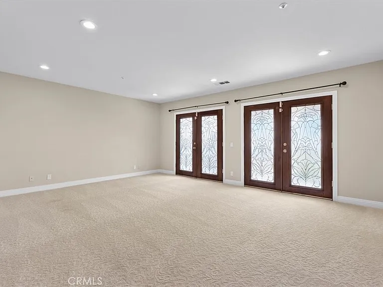 540 W 25th St — Photo 25