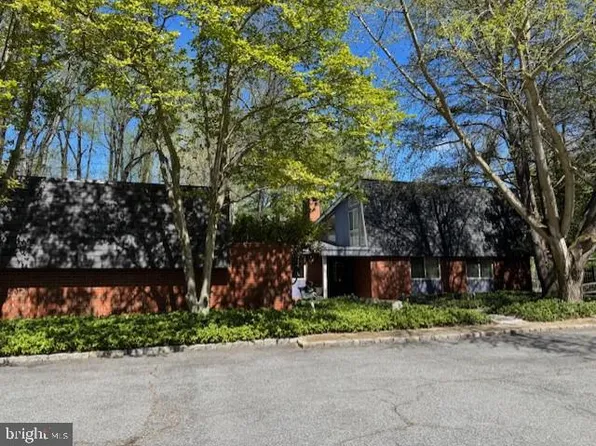 3604 Barberry Ct, Baltimore, MD 21208