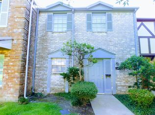 1060 Willow Oaks Cir, Pasadena, TX 77506