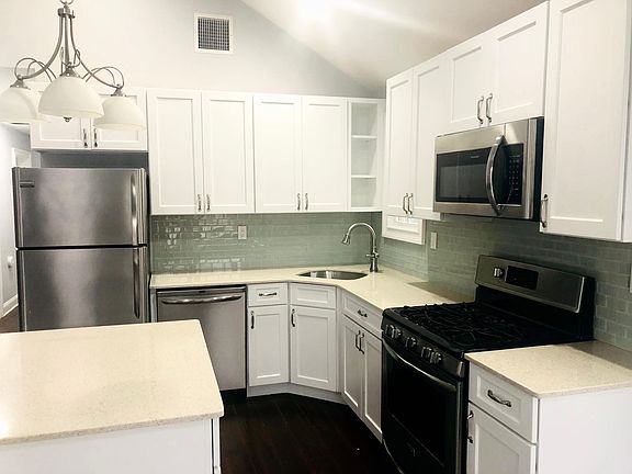 4th image of 63 Trenton Ave