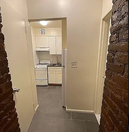5th image of 220 E 29th St APT 2A