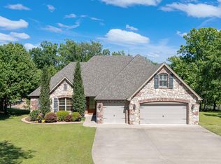 4987 Lighthouse Springs Dr, Grove, OK 74344