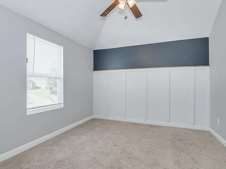511 Sebastian Dr — Photo 37