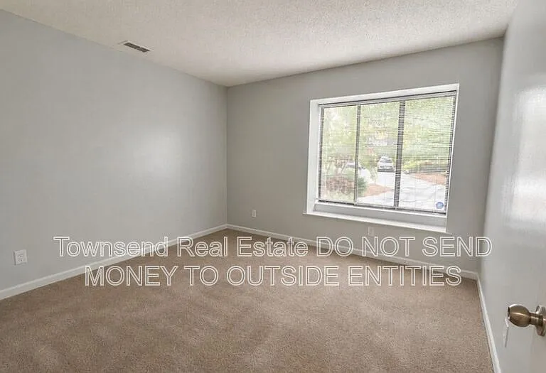 501 Cypress Trace Dr — Photo 2