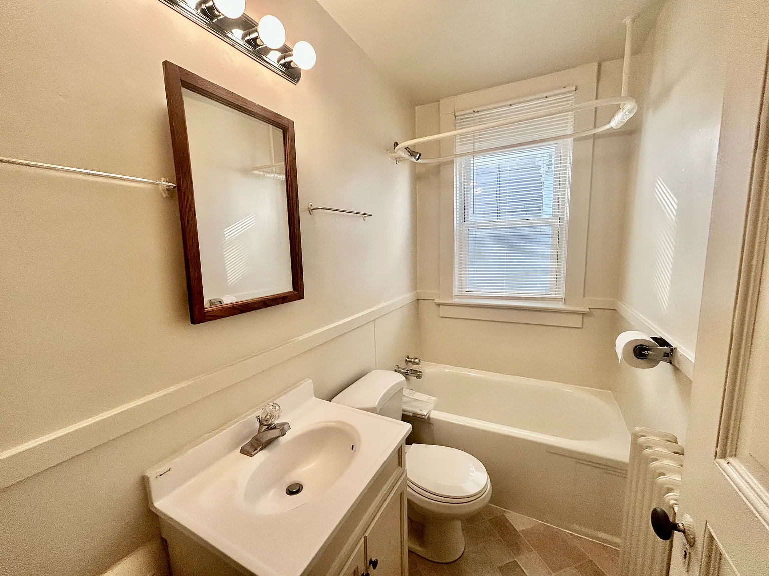 130 W 25th St — Photo 4