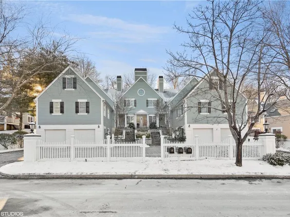 18 Wyndham Close, White Plains, NY 10605