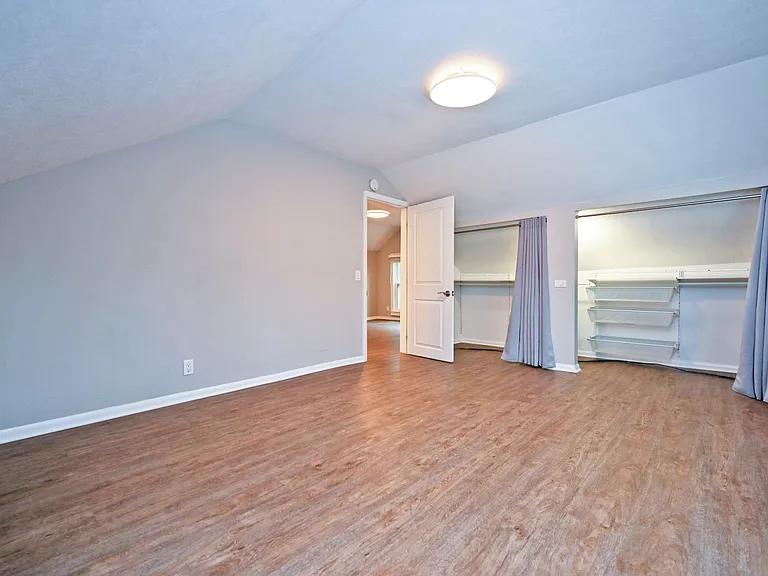 2709 Griffiths Ave — Photo 31