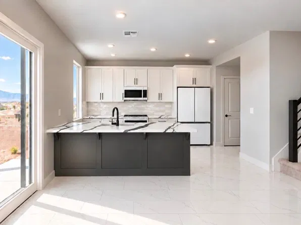 569 W Academy Ave, Colorado City, AZ 86021