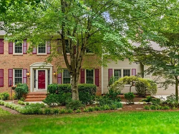 1005 Chatfield Dr, Greensboro, NC 27410