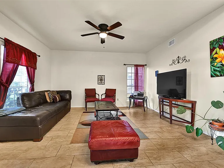 5910 Rolff Ln — Photo 35