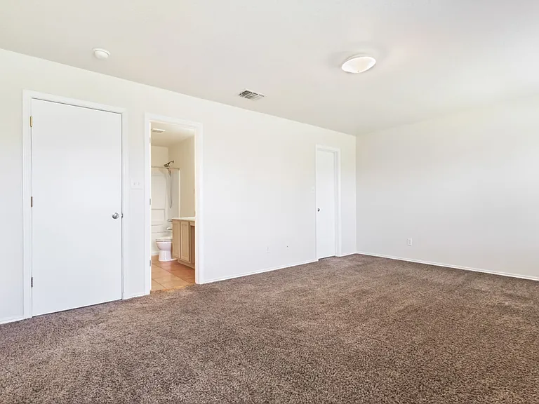 9719 Crescent Moon — Photo 12