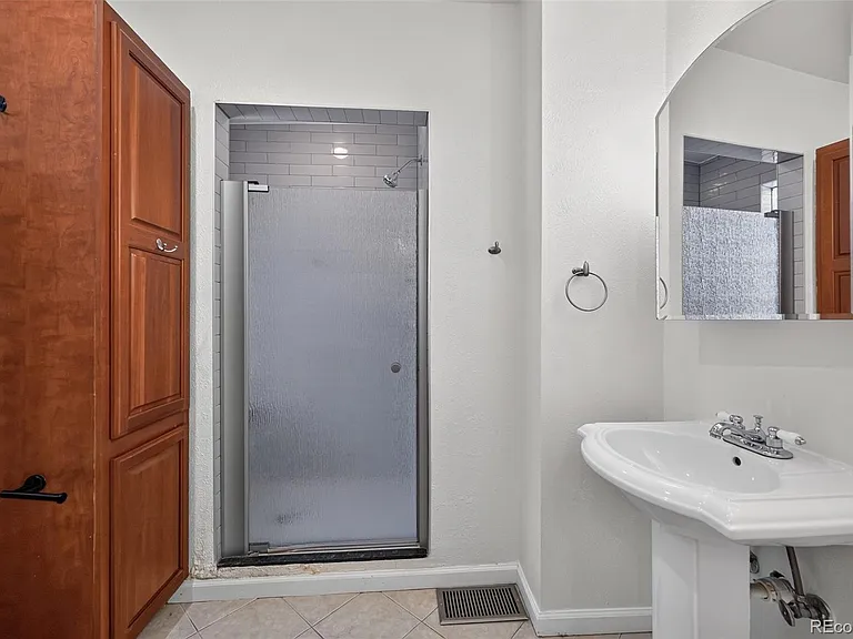 2136 N Lafayette St — Photo 14