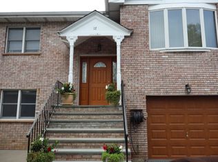 17 Bronxville Ln, Bronxville, NY 10708