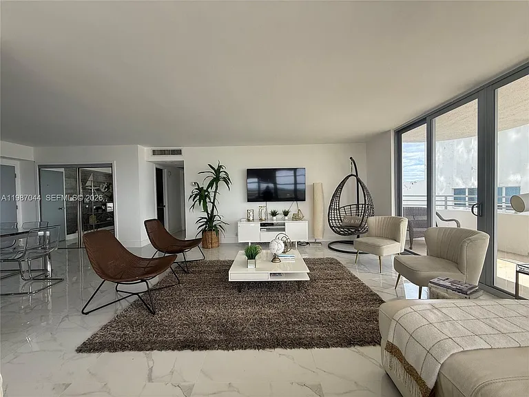 5555 Collins Ave #8R — Photo 8