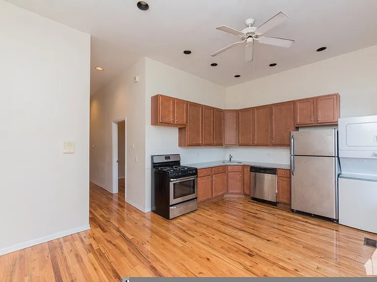 2454 N Southport Ave #1F — Photo 5