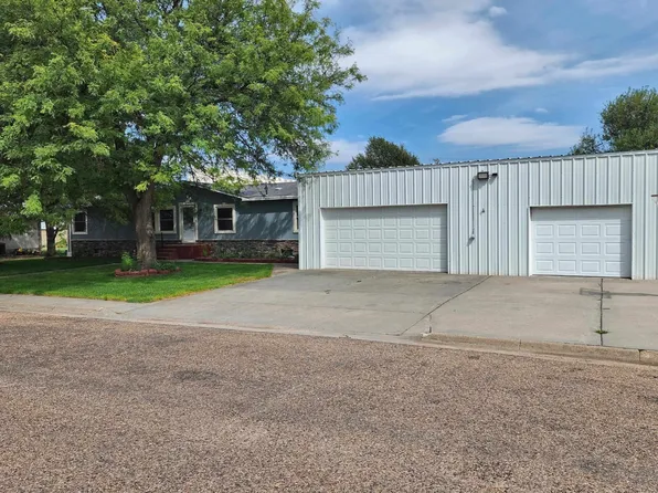 330 N 4th St, Dighton, KS 67839