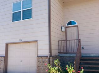 1142 Country Club Ln, Junction City, KS 66441