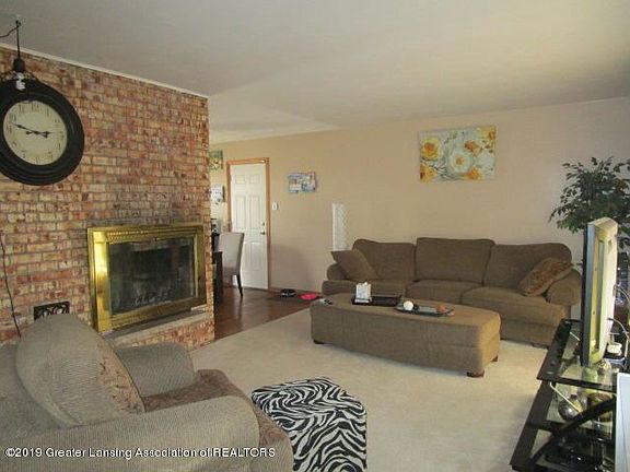4th image of 2922 Cooley Dr