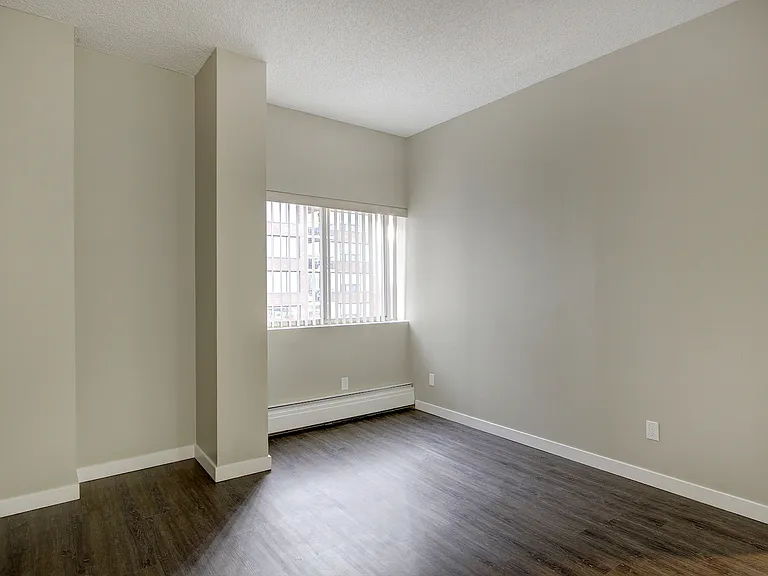 330 25th Ave SW — Photo 34