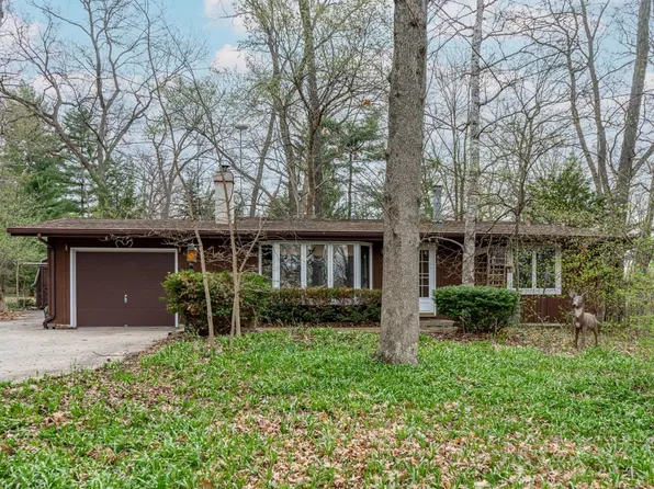 1519 Roxbury Ct, Davis, IL 61019