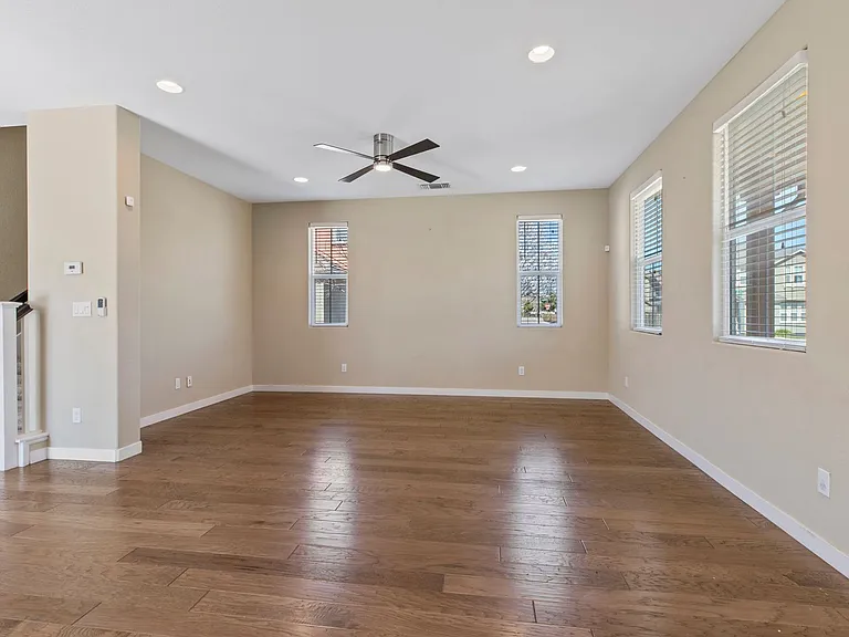 20833 Grapevine Dr — Photo 4