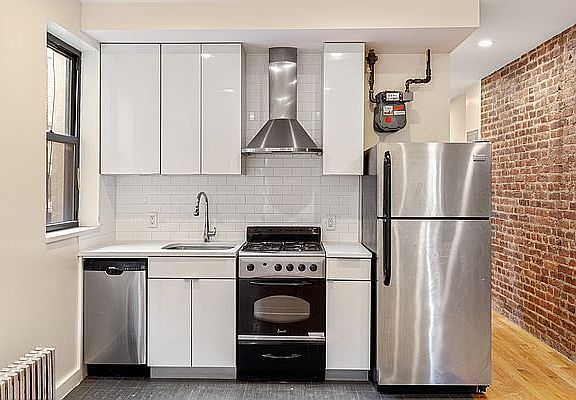 2nd image of 517 W 180th St #205