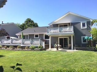 19 Pembrook Cir, Bloomington, IL