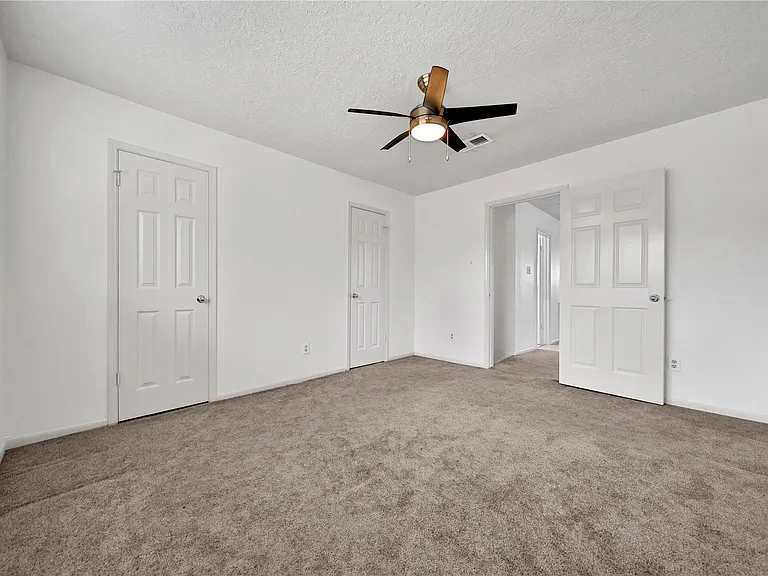 9411 Roos Rd — Photo 32