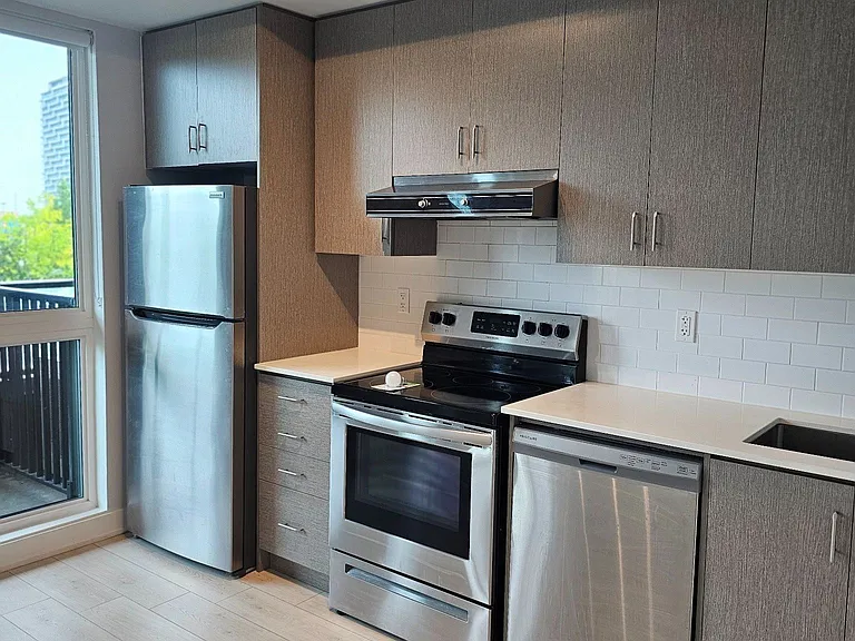1709 Bur Oak Ave #201A — Photo 3