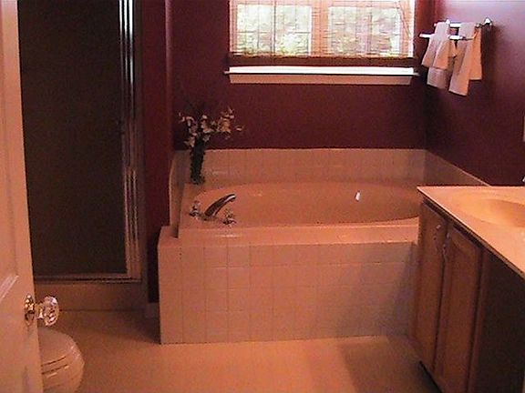 Garden tub in master bathroom