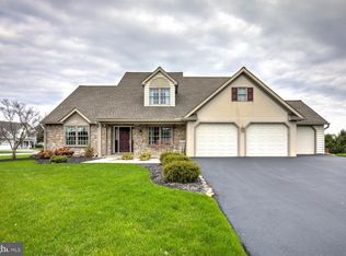 12 Buckingham Ln, Gordonville, PA