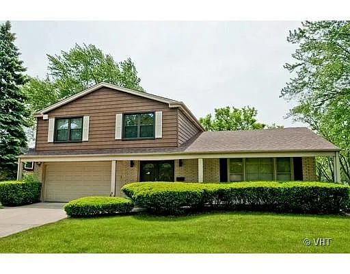 3239 Maple Leaf Dr photo 1