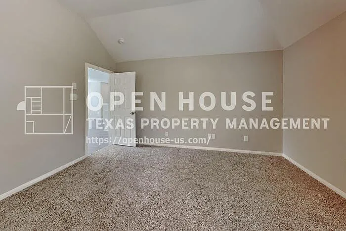 823 Portsmouth Dr — Photo 11